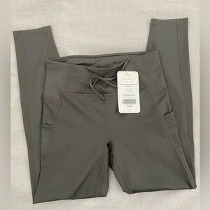 Fabletics Mid Rise Ultracool Shine Panel 7/8 Leggings